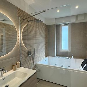 Casa Febo, In Centro Con Parcheggio Privato A 200 Mt Dal Mare